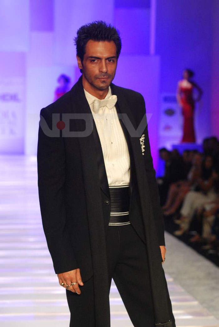 Arjun, Abhay walk for Couture Week finale