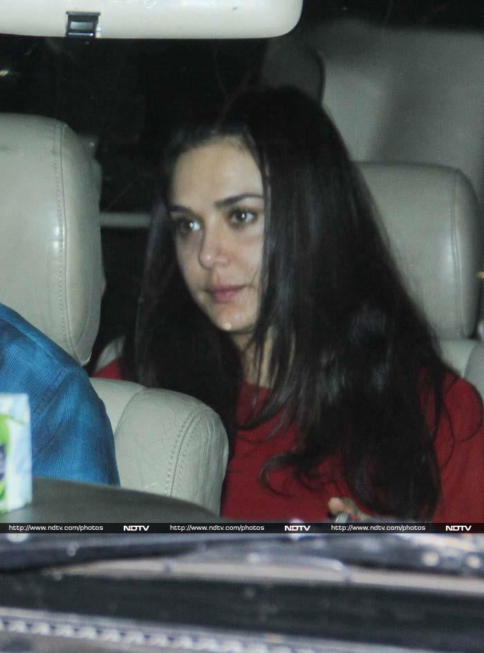 Sridevi, Jhanvi\'s Special Appearance At Helen\'s Birthday Party Hosted By Salman Khan