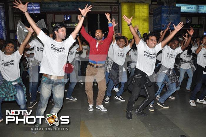 Tennis player Leander Paes, who makes his Bollywood debut with socio-political film <i>Rajdhani Express</i>, promoted the film with a song and dance routine at Mumbai's Chatrapati Shivaji Terminus on December 31, 2012.