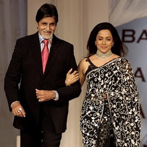 <B>King maker</b>: Hema Malini may not have appeared in any movies in the ?90s but she made good use of her time by directing <i>Dil Aashna Hai</i>. The debutant hero of her film was a certain Shah Rukh Khan.