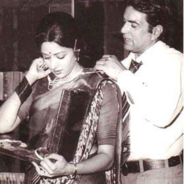 Hema was romanced by Jeetendra and Sanjeev Kumar but lost her heart to the already married, father of 4, Dharmendra.