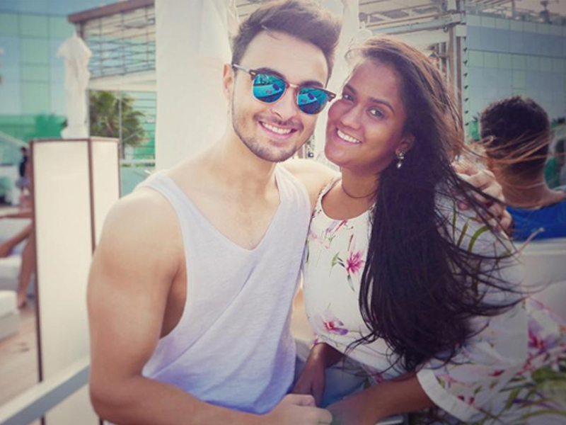 बार्सीलोना में अर्पिता की बर्थडे पार्टी 2.0