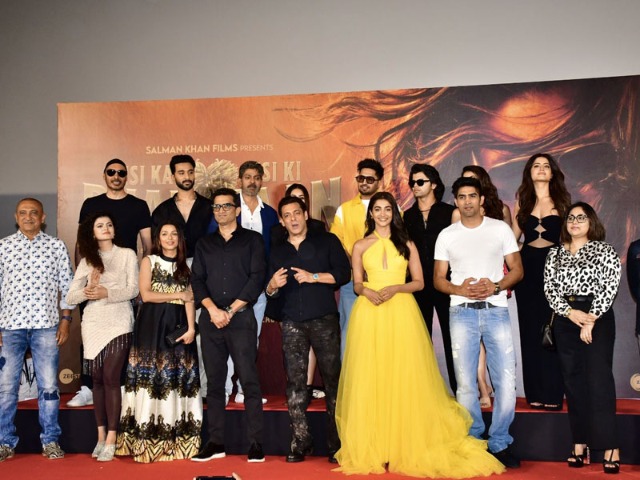House Full At <i>Kisi Ka Bhai Kisi Ki Jaan</i> Trailer Launch With Salman, Pooja, Bhumika And Others