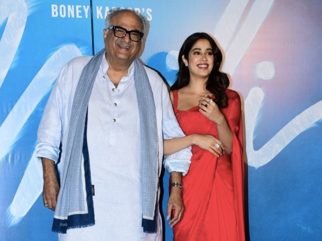 Photo : How Janhvi And Boney Kapoor Lit Up Mili Trailer Launch