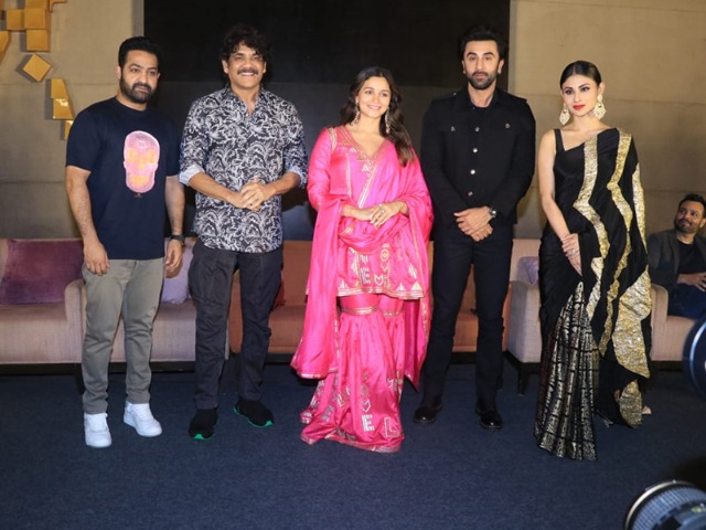 How Ranbir Kapoor, Alia Bhatt, Jr NTR, And Others Lit Up <i>Brahmastra</i>'s Pre-Release Event How Ranbir Kapoor, Alia Bhatt, Jr NTR, And Others Lit Up <i>Brahmastra</i>'s Pre-Release Event