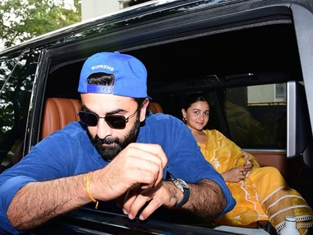 Photo : How Ranbir Kapoor Celebrated His 40th Birthday With Fans