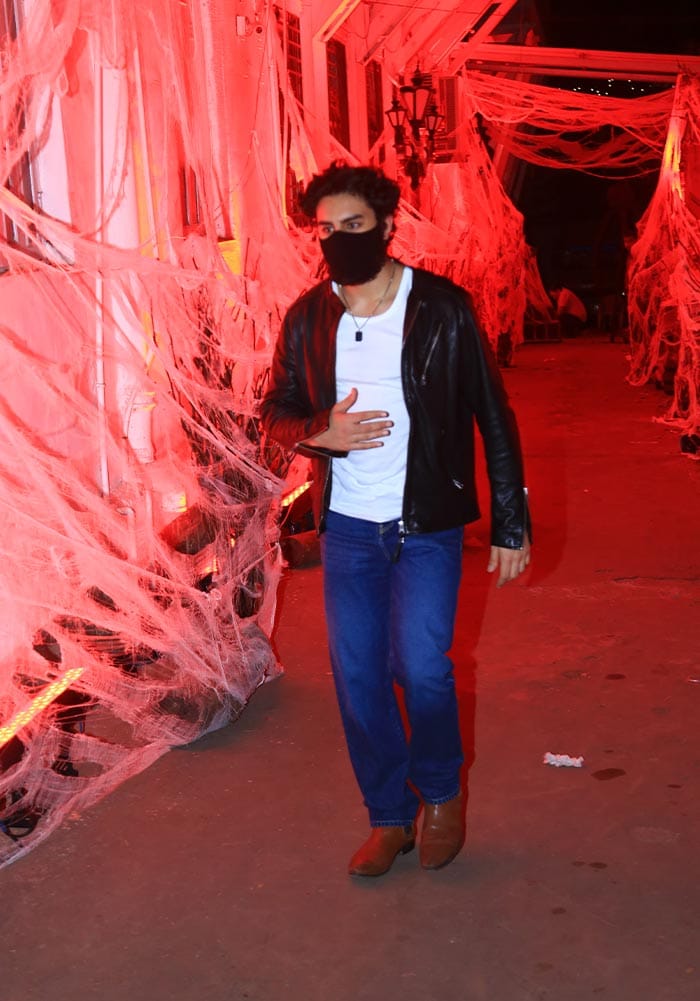 How Sara Ali Khan, Ananya Panday, Aryan Khan, Janhvi Kapoor And Others Lit Up Orhan Awatramani"s Halloween Party