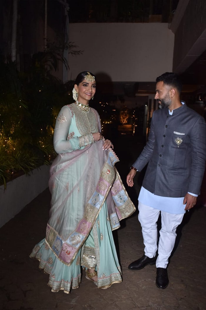 How Sonam-Anand, Anil Kapoor Lit-Up Rhea And Karan Boolani\'s Wedding