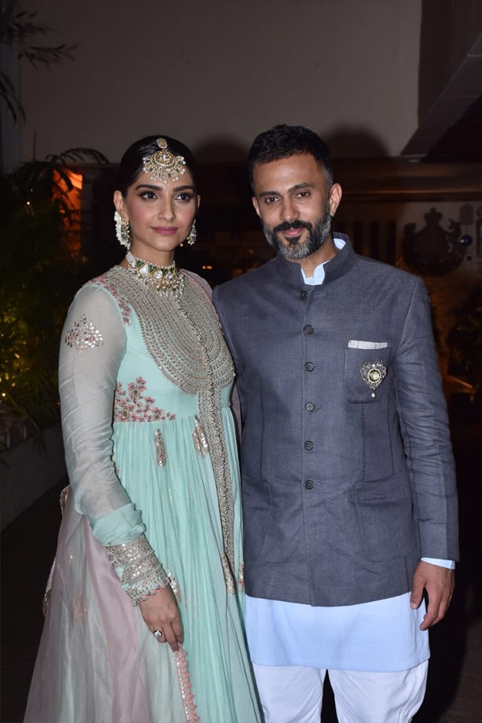 How Sonam-Anand, Anil Kapoor Lit-Up Rhea And Karan Boolani\'s Wedding