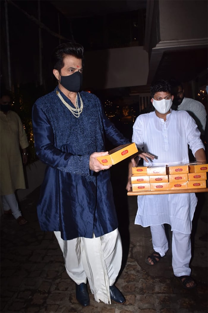 How Sonam-Anand, Anil Kapoor Lit-Up Rhea And Karan Boolani\'s Wedding