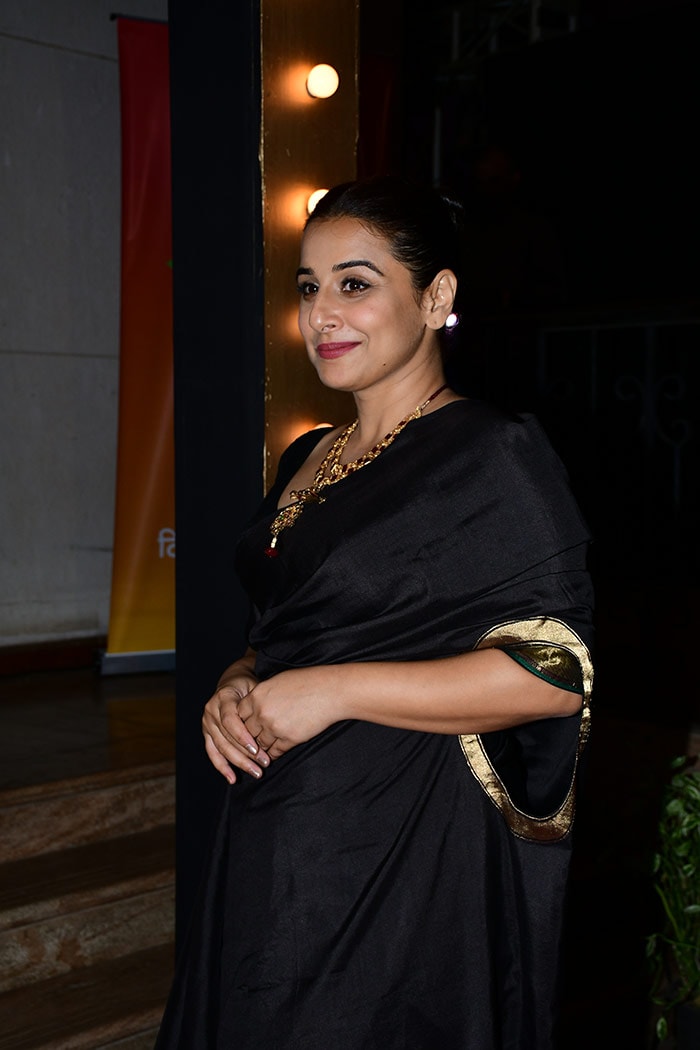 Watch: Vidya Balan Gives Us Reasons To Glam Up In A Black Saree With  Designer Blouse | IWMBuzz