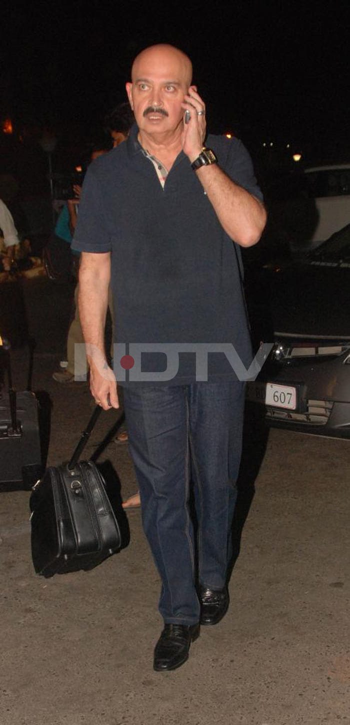 Hrithik leaves for New York for <I>Kites</I> premiere