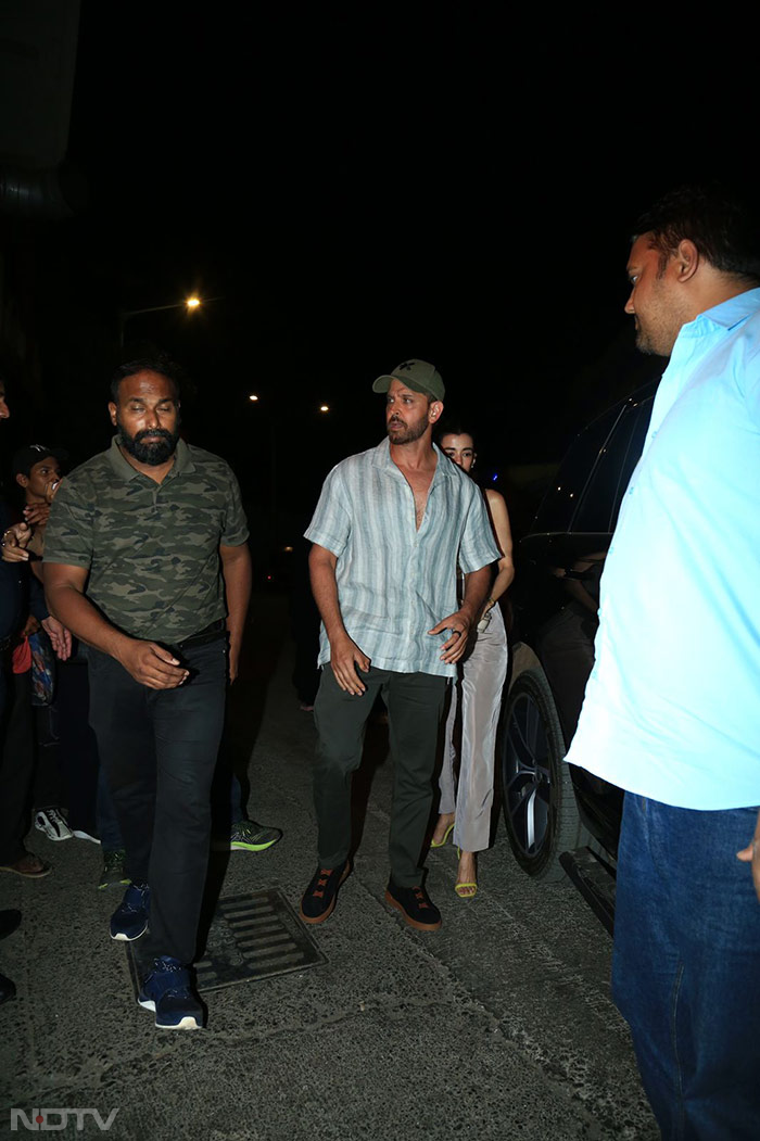 Hrithik Roshan"s Sunday Night Out With Girlfriend Saba Azad