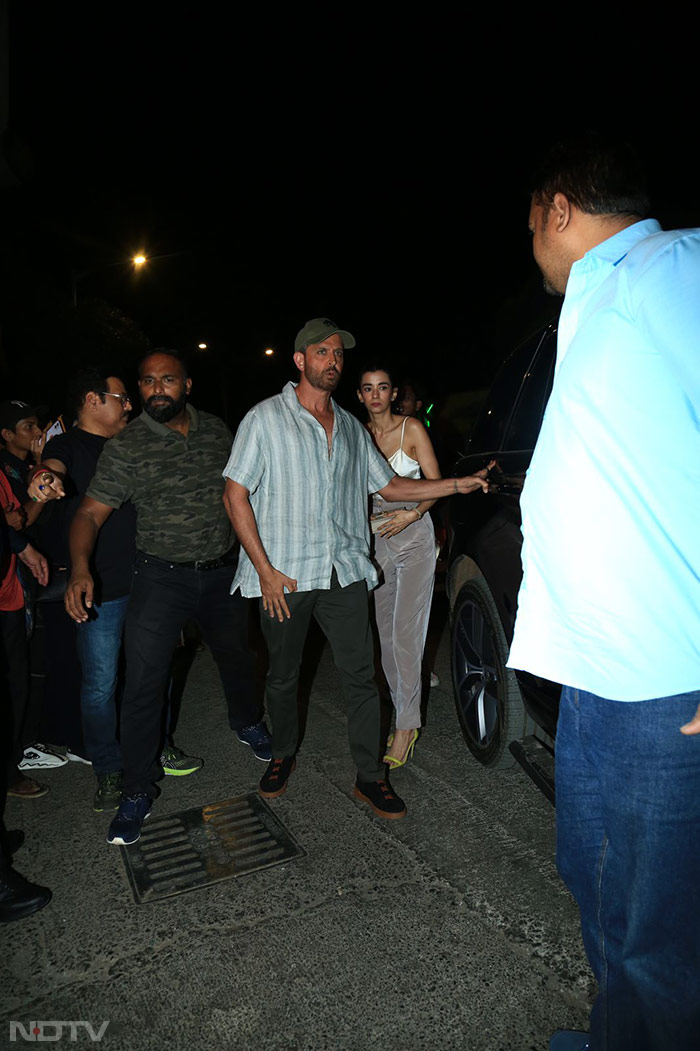 Hrithik Roshan"s Sunday Night Out With Girlfriend Saba Azad