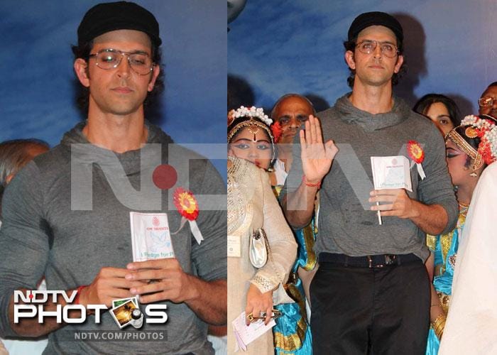 Actor Hrithik Roshan who is busy shooting for <i>Krrish 2</i>, took some time off to spread peace on the occassion of International Peace Day at the launch of I Pledge 4 Peace project in Mumbai.