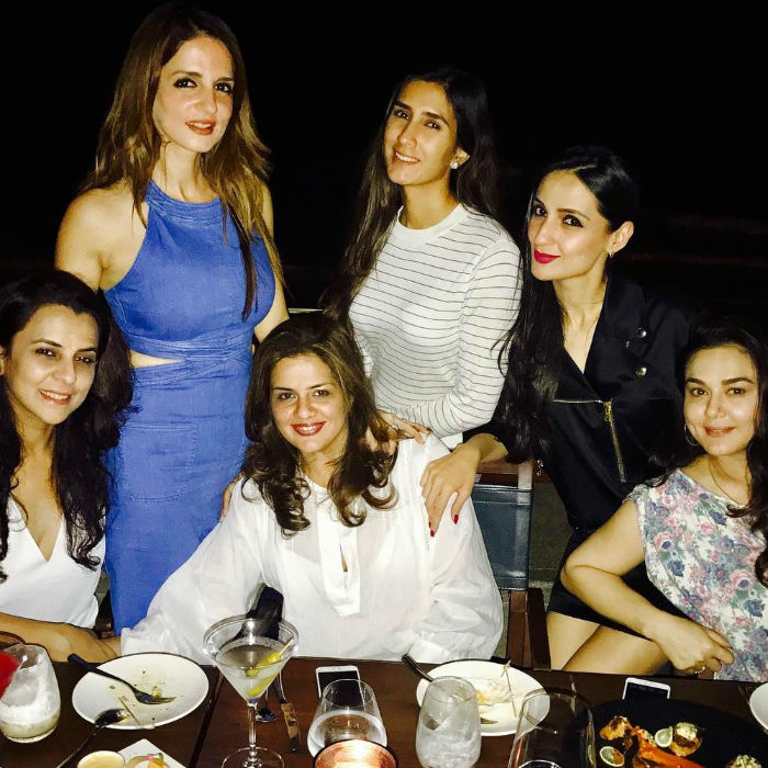 Hrithik Roshan Dines With Sussanne, Preity Zinta