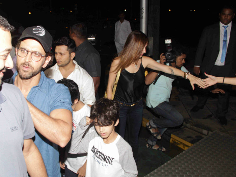 एक्स-वाइफ के साथ डिनर डेट पर निकले ऋतिक रोशन