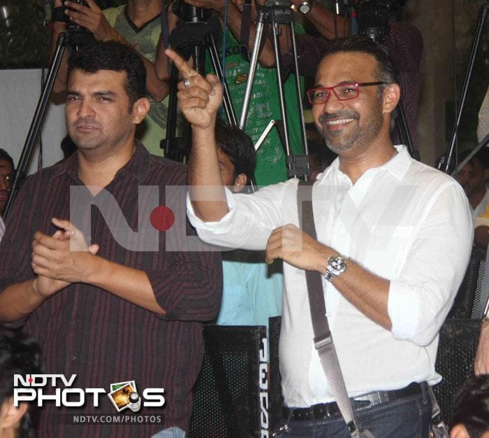 UTV head honcho and actor Vidya Balan's beau Siddharth Roy Kapur with Delhi Belly director Abhinay Deo.