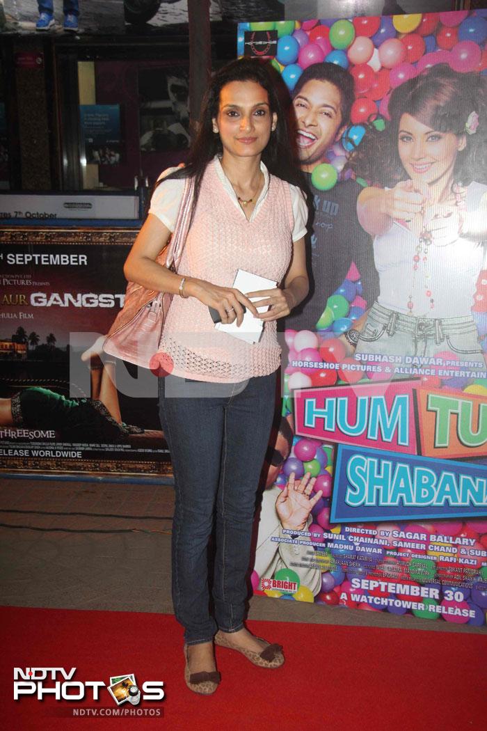 Stars at the premiere of <i>Hum Tum Aur Shabana</i>