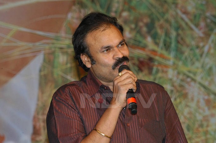 Actor and producer Nagendra Babu addresses the audience.