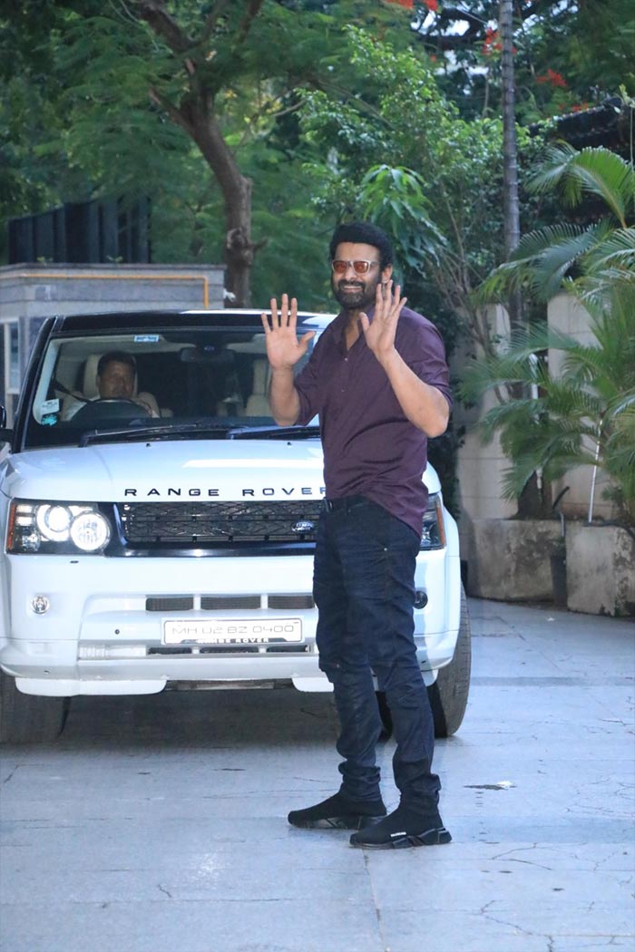 Adipurush Stars Prabhas And Saif\'s Day Out