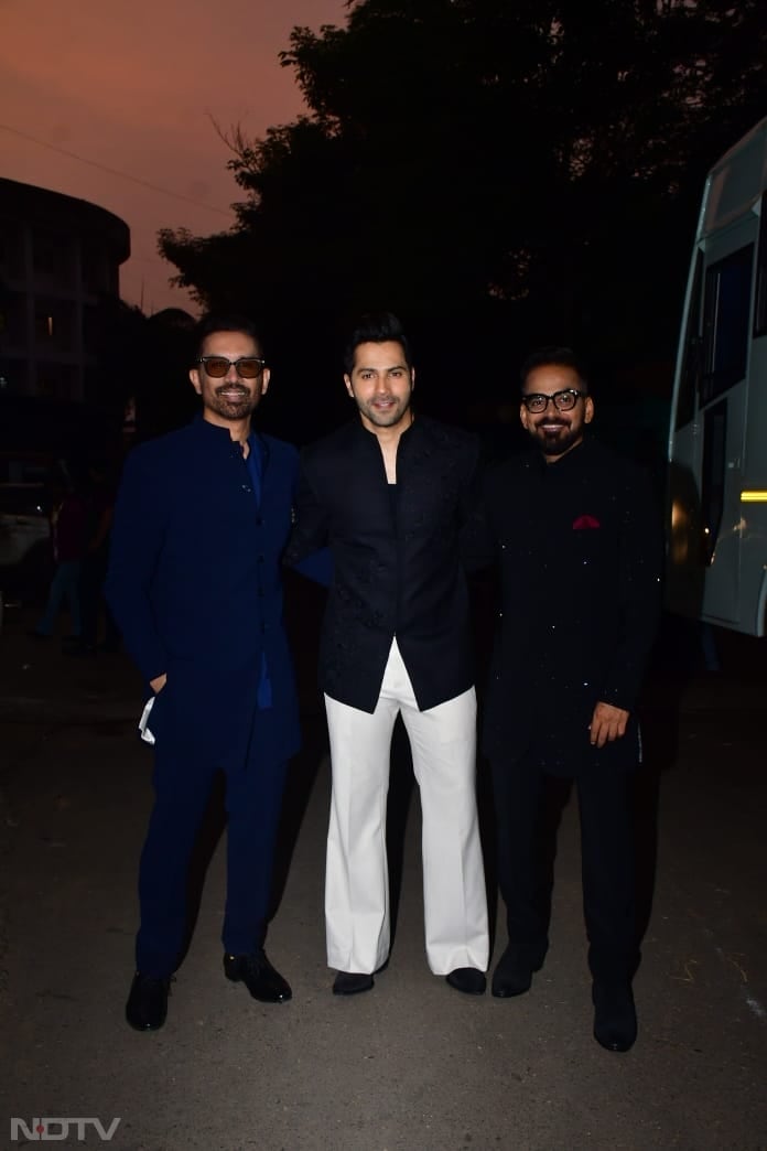 Raj and DK joined lead actor Varun Dhawan for a picture-perfect snap (Image Courtesy: Varinder Chawla)