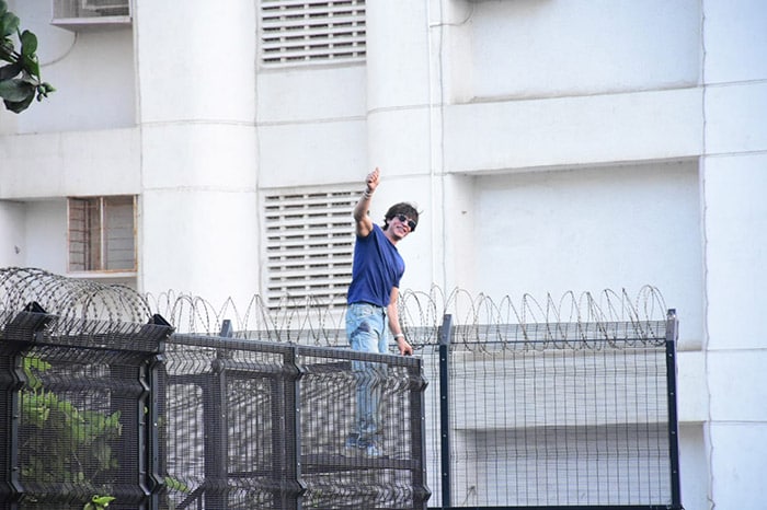 Eid Mubarak From SRK, Salman Khan: Here\'s How They Greeted Fans