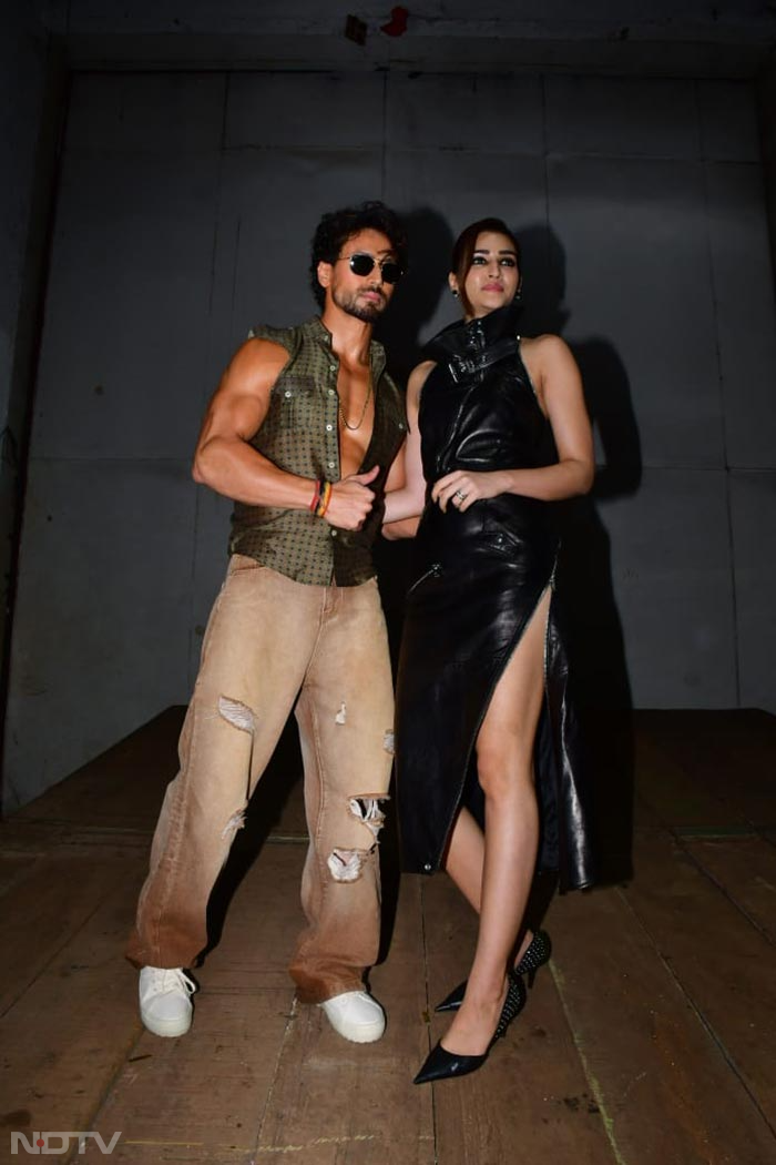 <i>Ganapath</i> Stars Kriti Sanon And Tiger Shroff"s Work Diaries