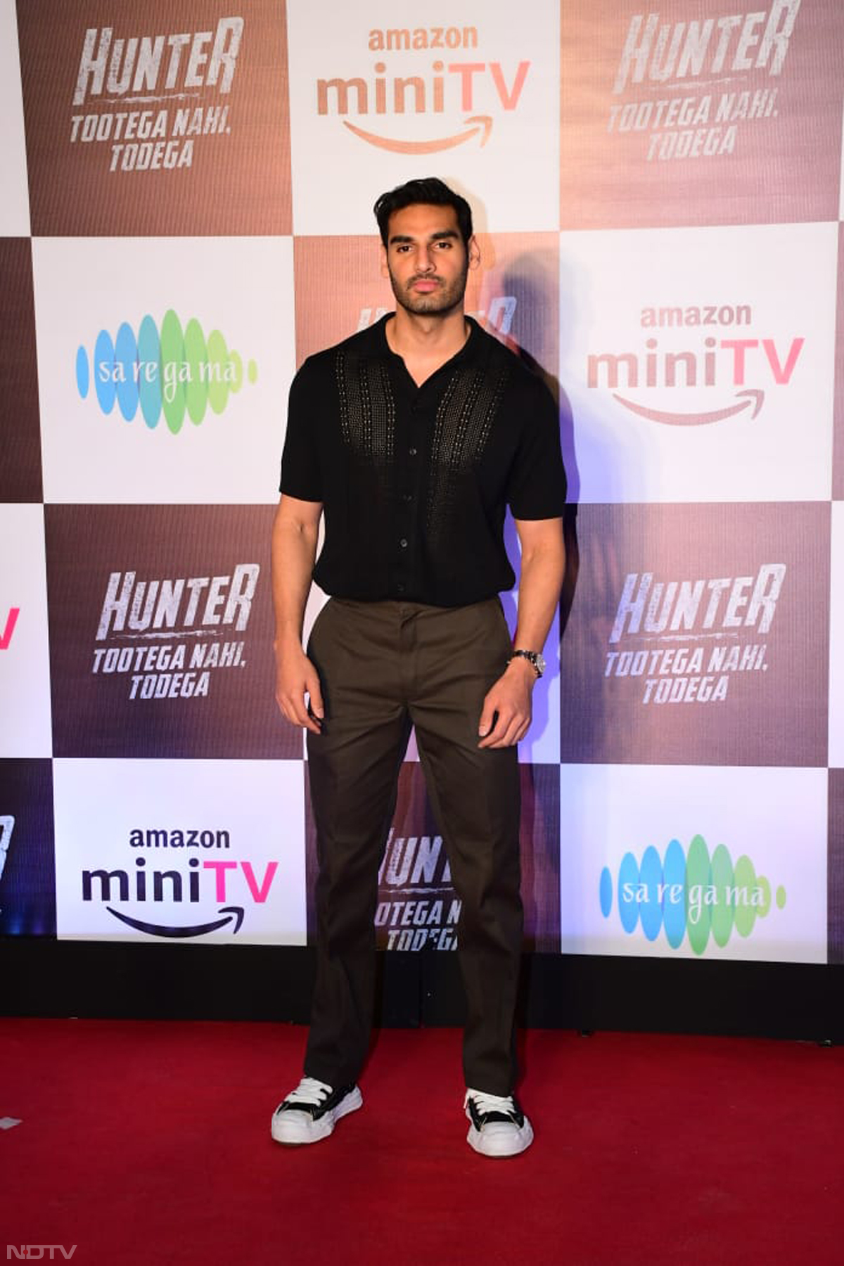 Ahan Shetty also posed for the cameras. (Image Courtesy: Varinder Chawla)