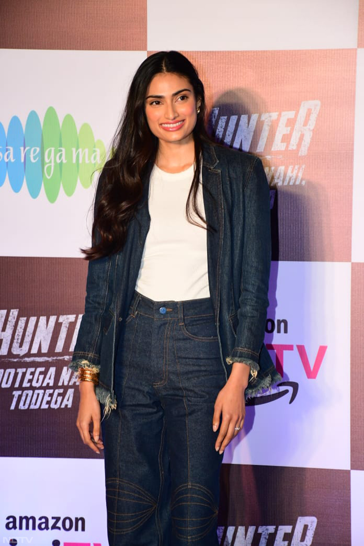 Athiya Shetty was all smiles for the cameras. (Image Courtesy: Varinder Chawla)