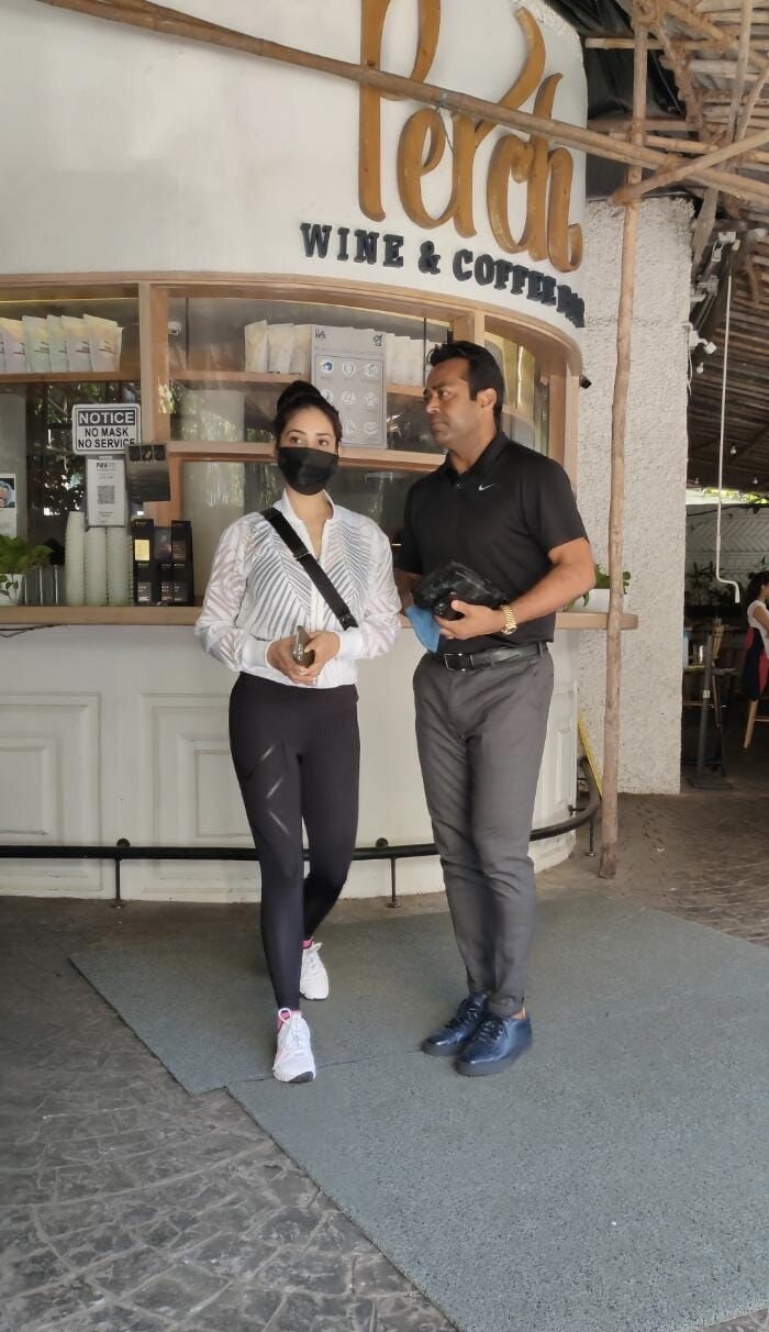 Meanwhile, rumoured couple Kim Sharma and Leander Paes were spotted on a coffee date at cafe.