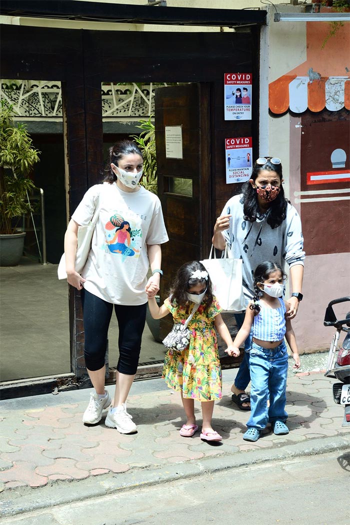 Soha Ali Khan was spotted with her daughter Inaaya in Bandra.