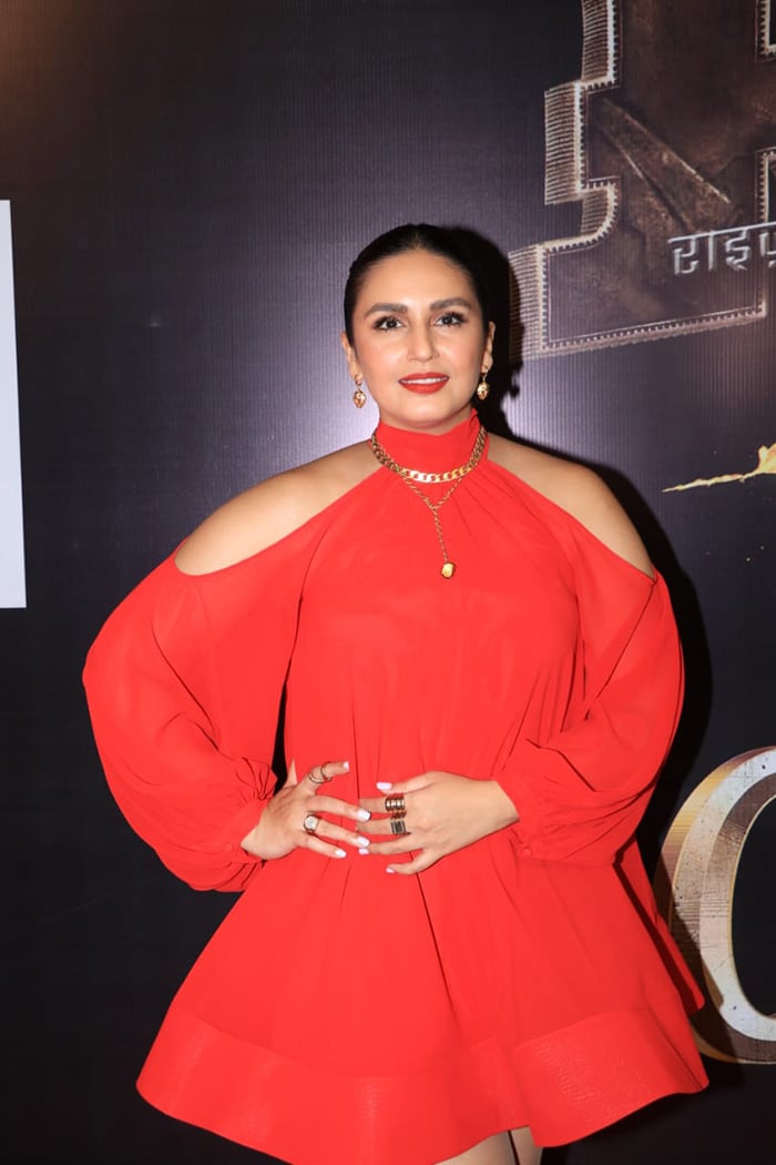 Woman in red, Huma Qureshi, looked absolutely stunning.