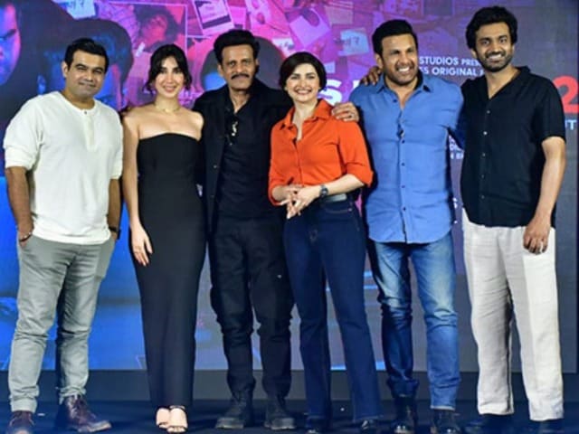 Photo : Silence 2 Promotions: Manoj Bajpayee, Prachi Desai And Others Board Style Express