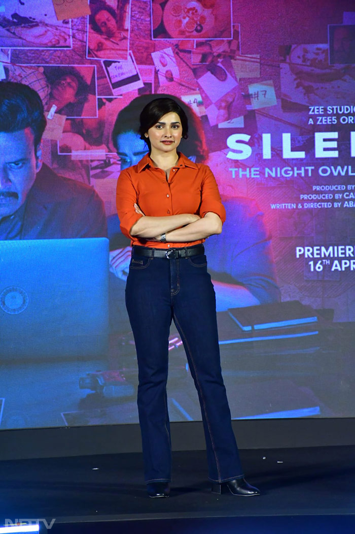 फिल्म 'साइलेंस 2' के प्रमोशन में नज़र आए मनोज बाजपेयी, प्राची देसाई समेत अन्य सेलेब्स
