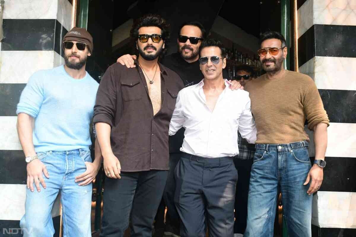 Singham Again Men At Lunch Ajay Devgn, Akshay Kumar, Tiger Shroff