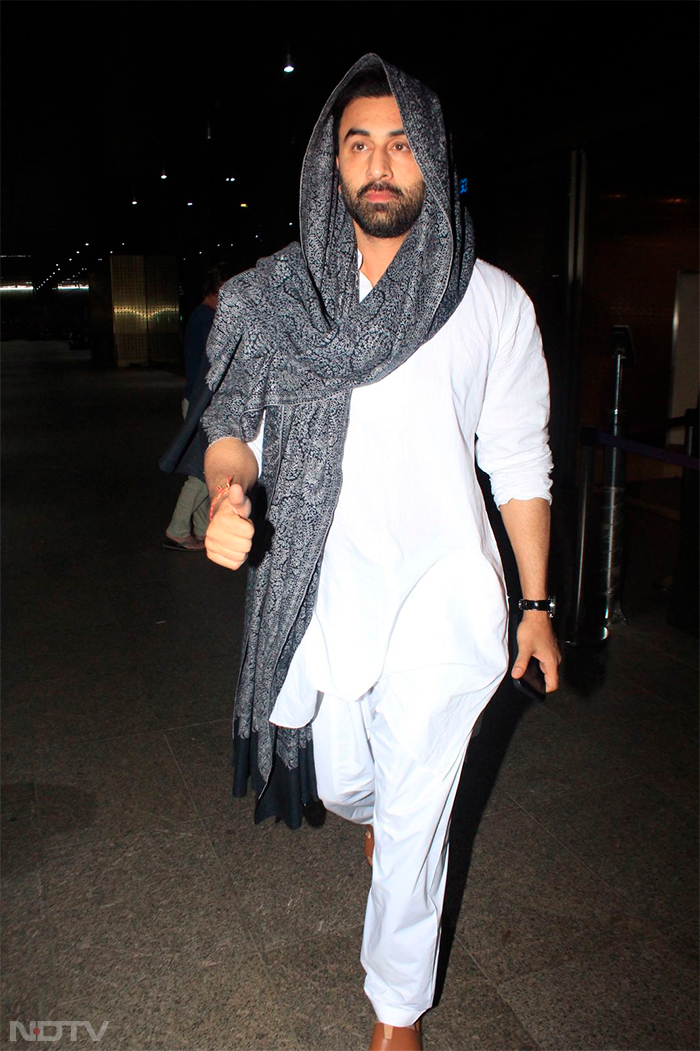 Yeh Jawaani Hai Deewani  Co-Stars Ranbir Kapoor And Aditya Roy Kapur At The Airport