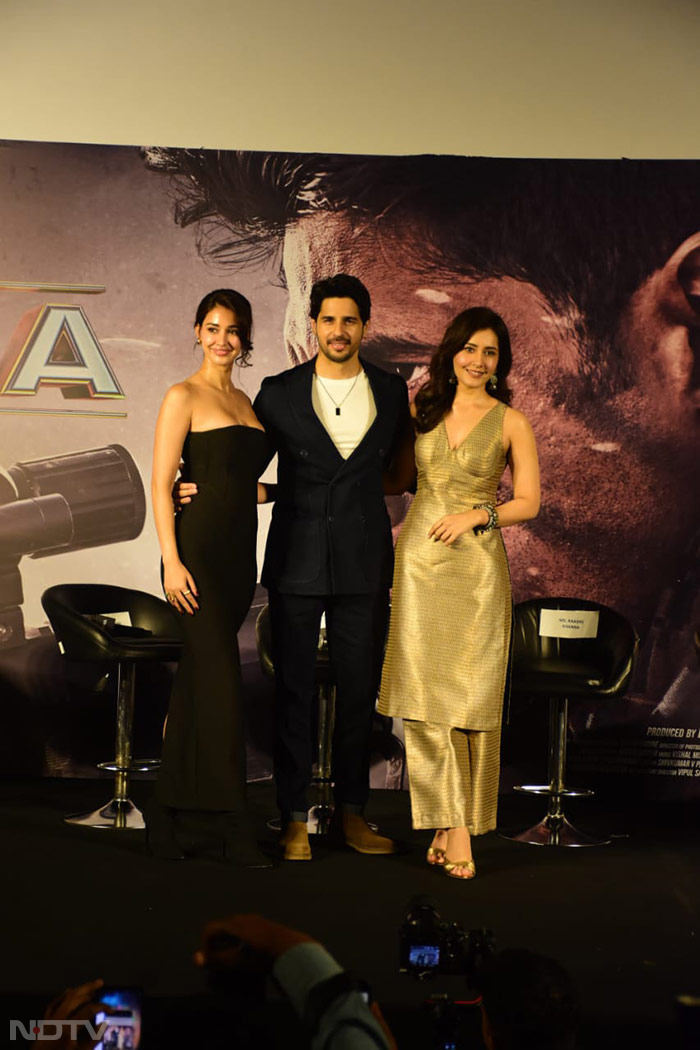  Yodha Sidharth Malhotra, Disha Patani And Raashii Khanna At Film\'s Trailer Launch