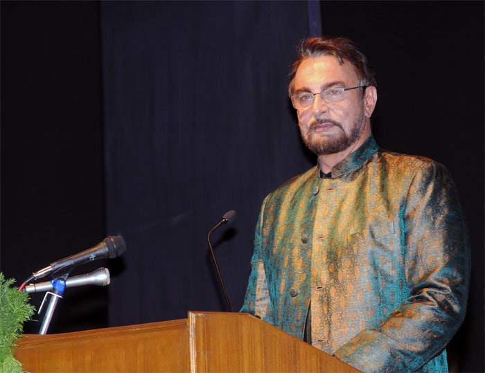 Renowned actor Kabir Bedi hosting the opening ceremony of the 40th International Film Festival (IFFI-2009), at Kala Academy, in Panaji, Goa on November 23, 2009.