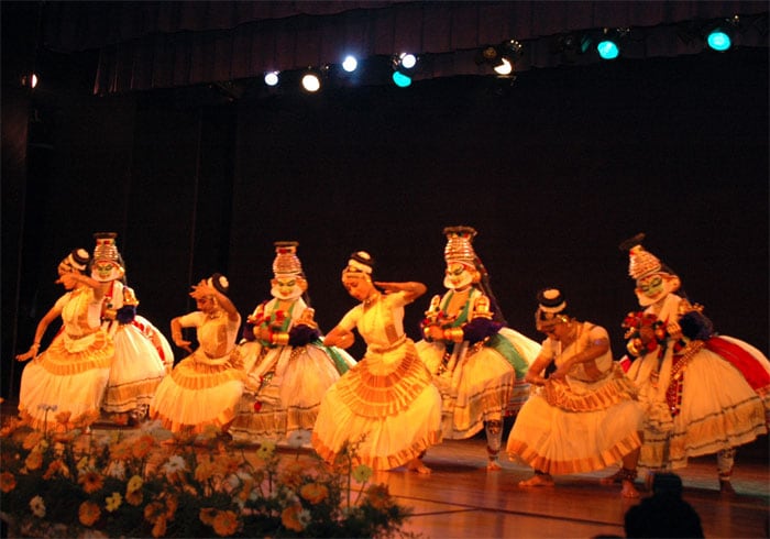 Artists performing traditional dance at the inaugural ceremony of the 40th International Film Festival (IFFI-2009), at Kala Academy, in Panaji, Goa on November 23, 2009.