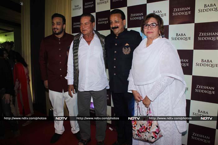 Shah Rukh, Salman, Once Again At Baba Siddique\'s Iftaar Party