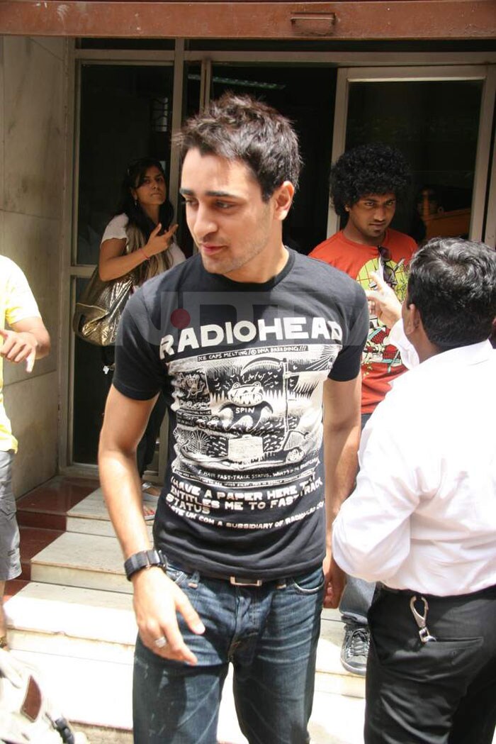 Imran Khan leaves the Radio Mirchi studio.