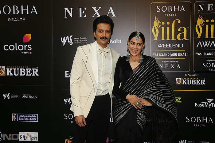 IIFA 2023: Salman Khan, Hrithik Roshan And Sara-Vicky Lead Celeb Roll-Call On The Green Carpet