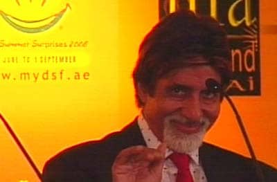 Amitabh Bachchan bags Best Actor Award for Black at the 7th annual IIFA awards.