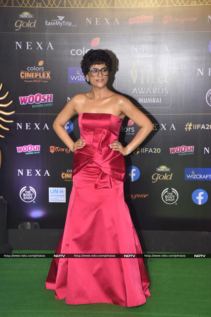 IIFA Awards 2019: Deepika Padukone, Katrina Kaif, Alia Bhatt, Sara Ali Khan Dazzle On Green Carpet