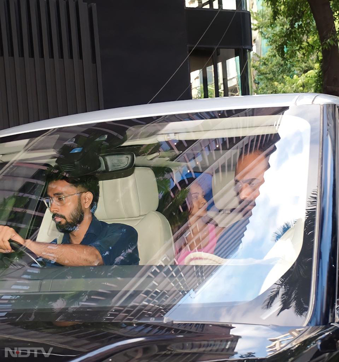 Kiara Advani was picture from inside her car as she stepped out in the city. (Image Courtesy: Varinder Chawla)