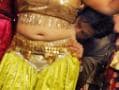 Photo : When SRK kissed a belly dancer