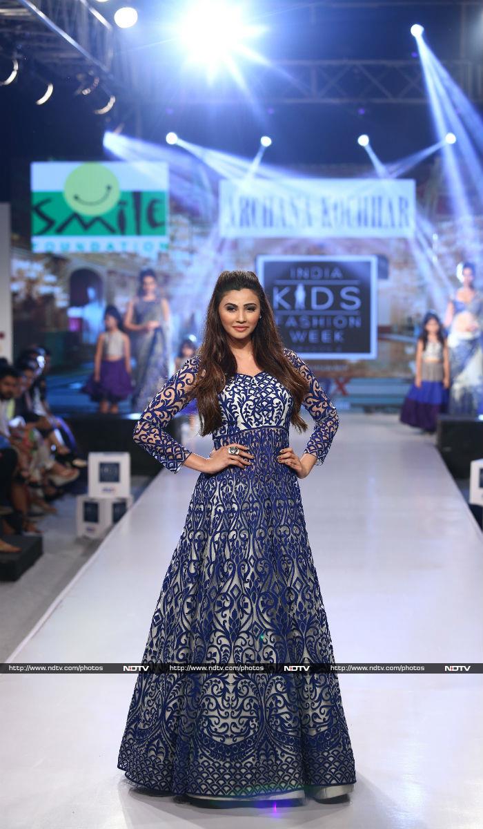 No Monday Blues For Daisy Shah