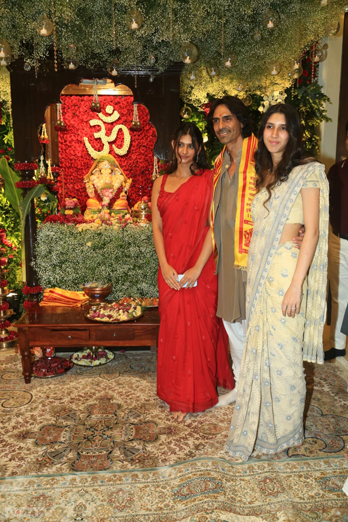 Inside Shah Rukh Khan And Salman Khan\'s Ganesh Chaturthi Diaries