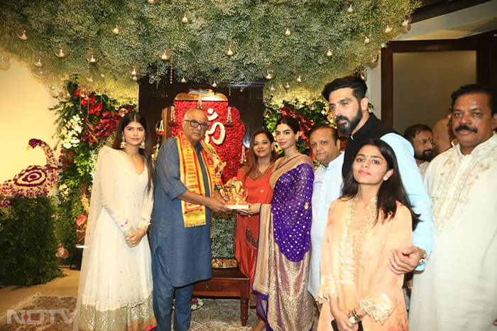 Inside Shah Rukh Khan And Salman Khan\'s Ganesh Chaturthi Diaries